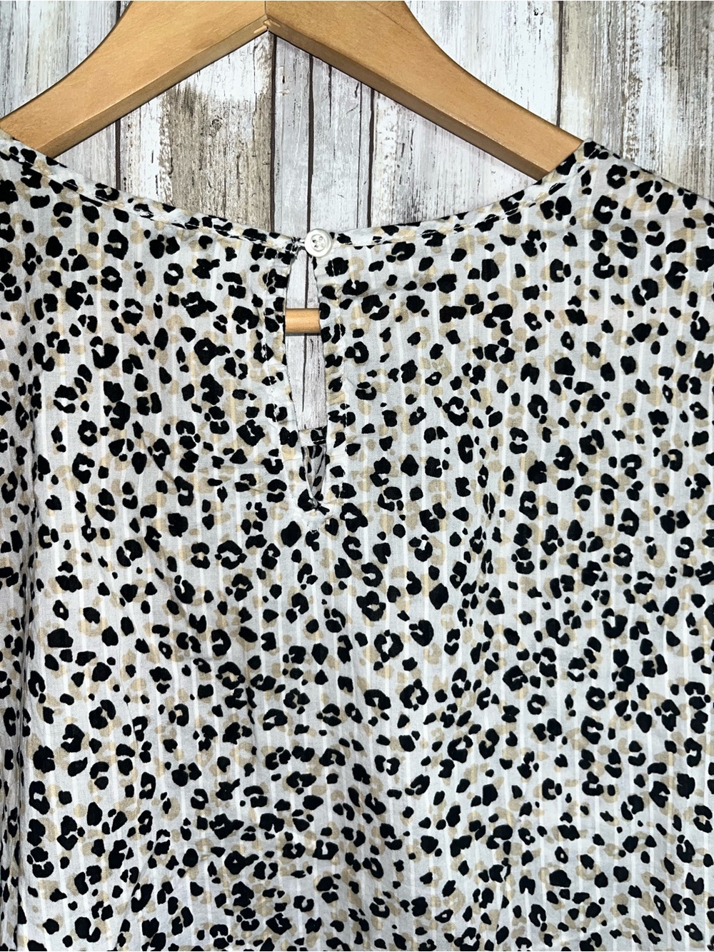 J. Crew Pintuck Flutter Sleeve Top Animal Print Blouse Small Cotton - Picture 5 of 6